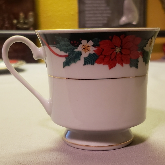 Vtg Cup/Saucer Deck The Halls (Verge) By Tienshan - Picture 6 of 13